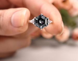 Bague de fiançailles en moissanite grise hexagonale, bijoux de mariée en argent sterling, élégante bague en moissanite pour femmes, bijoux fins - Product Image 3