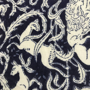 Tissu en coton imprimé à la main avec motif de cheval indigo, textile artisanal traditionnel indien - Product Image 1