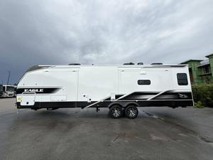 Remolque de caravana compacto y ligero para viajes familiares con espacio de vida expandible - Product Image 5