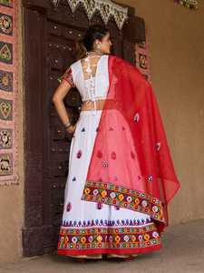 Nouvelle collection Festival Navratri Special Traditional Lehenga Choli pour les femmes disponibles au prix de gros - Product Image 2