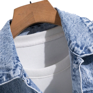 แจ็คเก็ตยีนส์ฟอกสีอ่อนแบบขายส่ง OEM ODM ผลิตตามสั่งสำหรับผู้ชาย สไตล์ลำลอง วินเทจ ขาดๆ แขนยาว เสื้อคลุมสตรีทแวร์สำหรับฤดูหนาว - Product Image 3