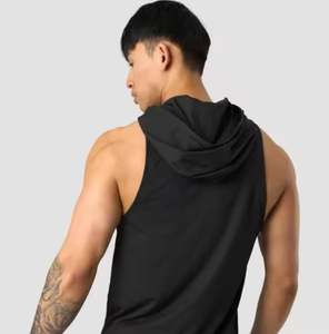 Camiseta sin mangas con capucha atlética para hombre fabricada: ligera y transpirable, ideal para gimnasio y entrenamientos al aire libre - Product Image 6