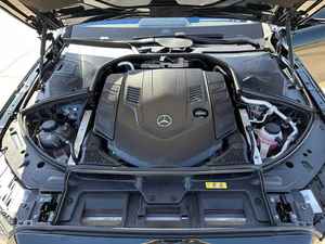 Oferta superior 2023 M e r c e d e s B e n z S580 4Matic 496-HP Twin-Turbo V8, AWD, verde esmeralda - Product Image 4