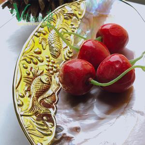 Meilleure vente assiette à caviar en nacre rose de forme carrée avec motifs uniques en métal cuivré pour la présentation des aliments - Product Image 6