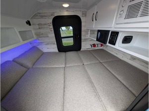 Mini camping-car moderne 2025, caravane pliante légère en forme de larme, utilisation tout-terrain 4x4, 2 personnes, cuisine en acier inoxydable, 2000 kg - Product Image 5