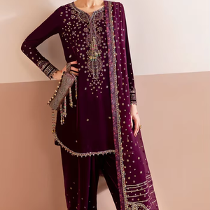 Robe Anarkali Lehenga Choli de créateur, broderie, embellissements de luxe, matière acrylique, manches longues, maxi pour femmes, tenue de soirée - Product Image 1