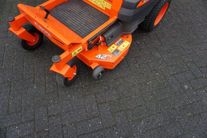 Cortadora de Césped de Giro Cero Kubota Z122R, Motor Kawasaki de 21.5 HP, Cortadora de Césped de 42 Pulgadas, Tractor de Jardín en Venta - Product Image 2