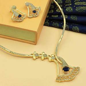 Venta al por mayor 14K 18K 24K Micro Gold Filled AD Stone Collares de moda, Formando collares cortos, Collares de diseño floral tradicional - Product Image 1