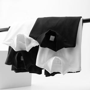 เสื้อยืดพิมพ์ลายกราฟิกทรงโอเวอร์ไซส์สำหรับผู้ชายเสื้อยืดปักคอเต่าไหล่ตก - Product Image 6