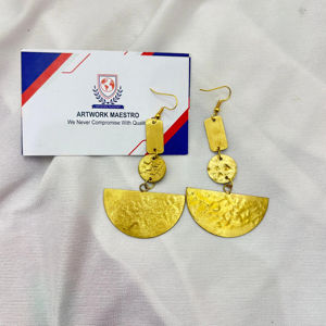 Pendientes de latón con acabado totalmente mate, HECHOS A MANO por expertos artesanos indios - ARTWORK MAESTRO - Product Image 1
