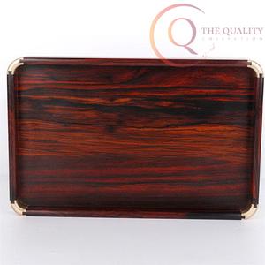 Plateau de service en bois massif avec finition de qualité supérieure, parfait pour une utilisation de luxe - Product Image 4