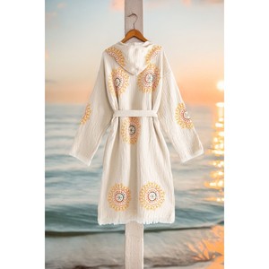 Peignoir à capuche en coton biologique 100% Varol, robe de plage décontractée d'été - Style tissé Lemura - Product Image 3