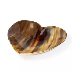 Cuenco de cuerno de Búfalo en todos los tamaños Cuenco decorativo artesanal de cuerno indio Nuevo diseño para uso doméstico Disponible para la venta por Crescent Crafts - Product Image 4