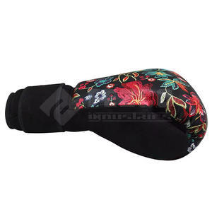 Guantes de boxeo de cuero con logotipo personalizado para hombre, servicio OEM, guantes de boxeo ligeros con cierre de velcro que absorben la humedad - Product Image 6