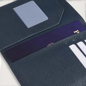 Cartera de Viaje de Cuero Genuino Azul Bernardi para Niños, Hecha a Mano, con Bloqueo RFID Antirrobo, Tarjetero Plegable de Piel de Vacuno para Guardar Efectivo - Product Image 5