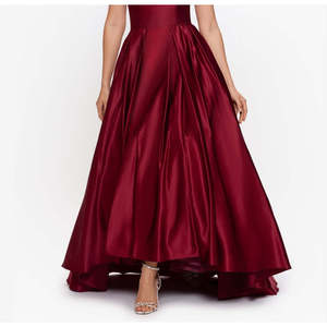 Abito da sera rosso Betsy & Adam da donna, senza spalline, in raso, modello ball gown, con orlo asimmetrico, taglia XS Petite, decorazioni di paillettes e scollo rotondo, ideale per feste - Product Image 3