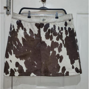 Pantalones Cortos de Satén para Hombre con Estampado Animal, Logotipo Personalizado Bordado, Ajuste Holgado, Decoración con Botones de Alta Calidad, Transpirables, Nuevo Diseño - Product Image 5