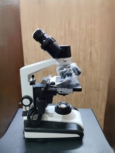 Microscopio Binocular de Alta Magnificación MAYALAB MBM53 1000X con Fuente de Luz LED, Ocular WF10X, 1 Año de Garantía para Uso en Laboratorio - Product Image 3