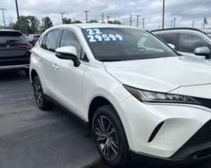 NUEVO Toyota Venza 2022 con Cámara Trasera, Asientos de Cuero, Volante a la Izquierda - Auto Usado - Product Image 2