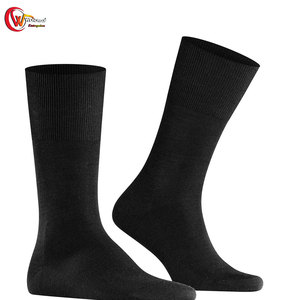 ถุงเท้ากีฬาฟุตบอลสำหรับผู้ชายถุงเท้าฟุตบอลกีฬาดีไซน์ใหม่ระบายอากาศได้ดีสีทึบ - Product Image 1