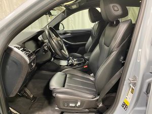 BMW X4 xDrive30i AWD 2023 d'occasion, incroyablement parfait, faible kilométrage, en stock, proposé à un prix incroyable, à ne pas manquer - Product Image 3