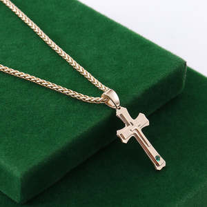 Pendentif Croix en Argent 925 Plaqué Or avec Diamant de Synthèse Taille Brillant Vert, Bijoux Hip Hop pour Homme - Product Image 1