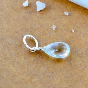 Colgante de Aguamarina en Forma de Lágrima, Gema Azul, Chapado en Oro, Joyería Artesanal Delicada para Mujer - Product Image 2