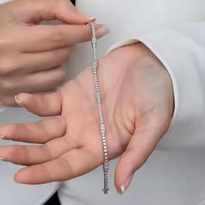 Tennis en argent massif 14K pour femmes pour Bracelet Lock Pattern Bangle Style Daily Wear Moissanite Cuff Bracelets Trending Gift - Product Image 2