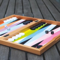 Nouveau choix personnalisable OEM design fait à la main MDF laque Backgammon ensemble échecs dames boîte de rangement fabriqué au Vietnam usine HNH