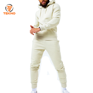 Survêtement à capuche léger personnalisé pour hommes Vêtements de sport d'hiver pour la course et le jogging Survêtements sur mesure avec conception OEM service - Product Image 1