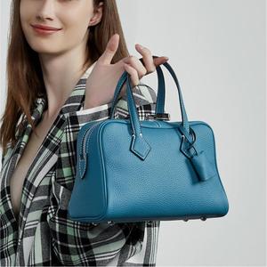 Sac bowling en cuir grainé de luxe discret, avec coutures artisanales exquises, sac à main <span class=keywords><strong>Boston</strong></span> pour femme, sacs fourre-tout rétro avec clochette - Product Image 5