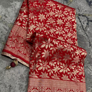 Indian Boutique Special Designer Pure crepe Khadi seda tejido sari rojo con blusa elegante La mayoría de las ventas Ropa de mujer india - Product Image 1