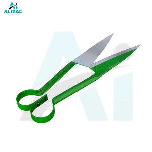 Tijeras para ovejas de doble arco tradicionales ALMAC con cuchillas afiladas construidas para un rendimiento duradero en el aseo manual del ganado - Product Image 1