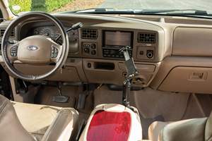 Ford Excursion Limited 4x4 d'occasion de 2004 - Product Image 4