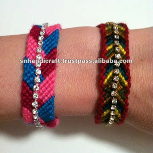 สร้อยข้อมือมิตรภาพลายเชฟรอนแฮนด์เมดประดับด้วยคริสตัล - Product Image 1