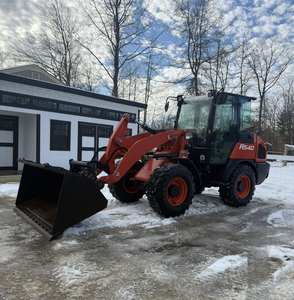 Chargeuse sur pneus Kubota R540, chargeuse de chantier robuste avec moteur puissant, capacité de levage élevée, consommation de carburant économique, construction durable - Product Image 6