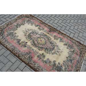 พรมขนแกะสไตล์ตุรกีวินเทจ4x6 'สี่เหลี่ยมผืนผ้าสไตล์การเย็บปะติดปะต่อกันสีเบจสีชมพูยางด้านหลังสำหรับห้องนั่งเล่นห้องโถงสำหรับวัยรุ่น - Product Image 4