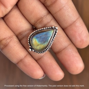 แหวนเงินแท้ 925 ทรงลูกแพร์ ประดับลาบราดอไรต์หลากสีสไตล์โบฮีเมียน สำหรับผู้หญิงและผู้ชาย  เครื่องประดับอัญมณีธรรมชาติสำหรับงานหมั้น - Product Image 4