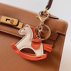 Enfantin mignon animal coloré en cuir cheval porte-clés sac pendentif à breloque - Product Image 6