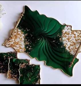 Plateau design en résine avec poignée en métal pour décoration de table de salon, de cuisine et de salle à manger. - Product Image 3