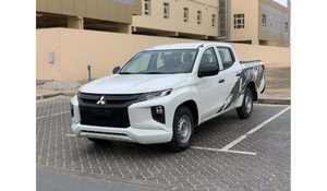 Camioneta L200 2023-2024 Usada, Cuero, Tracción en las Cuatro Ruedas, Control de Crucero Adaptativo, 6 Cilindros, Automática, Techo Panorámico, Cámara Trasera 360, 4 Plazas - Product Image 3