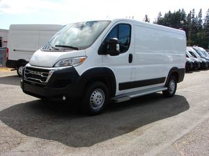 VENTAS EN SUBASTA DE PRECIOS BAJOS: ProM-a-s-t-e-r 2500 Tradesman 136 de Techo Bajo Usado del 2025 en Venta - Product Image 1