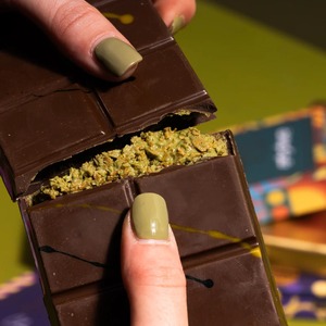 Limited Time Dubai Chocolate <b>Bar</b> Sweet Tasty Treat Perfect for Home Office Parties <b>Snacks</b> Kids Adults - Product Image 2