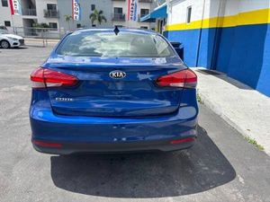 Kia Forte LX SUV 2024, Automática, Volante a la Izquierda, Interior Oscuro, Asientos de Cuero R15, Portaequipajes de Techo de Aleación de Aluminio - Product Image 5