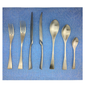 Utensilios de cocina de acero con espejo Juego de cubiertos de latón Cubiertos de mesa Tapa de color dorado y mango niquelado de latón - Product Image 2