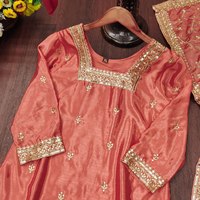 Créez des moments précieux avec notre Salwar Kameez en soie artistique brodé non cousu, couleur vive, spécial mariage et fiançailles, prêt à porter en viscose