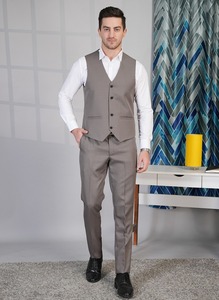 ชุดสูทผู้ชายสีเทาทันสมัยแบบสามชิ้น ยอดนิยม เหมาะสำหรับงานแต่งงาน งานเลี้ยง งานออฟฟิศ และโอกาสพิเศษ มีจำหน่ายแล้ว - Product Image 3