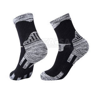 Chaussettes de tennis pour hommes en coton de haute qualité, vente en gros directe d'usine, chaussettes de course antidérapantes personnalisées - Product Image 1