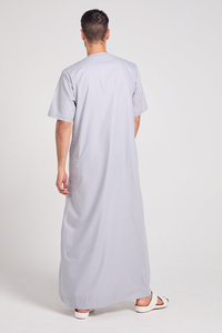 Confortable jubbah pour hommes 2024 Dernière Collection Hommes Élégant Arabe jubba Thobes Vente Chaude thobes jubbah Pour Hommes OEM - Product Image 2