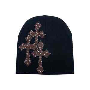 Bonnet en tricot d'hiver chaud et confortable surdimensionné avec strass personnalisés OEM, design croisé, étiquette en cuir, pour grandes têtes, style mode uni - Product Image 4
